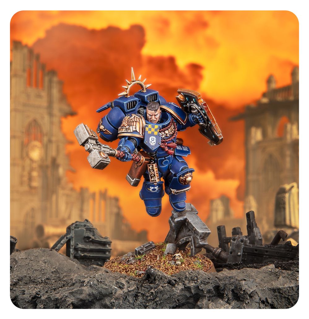 Space Marines: Captain with Jump Pack & Relic Shield - hausofthreads