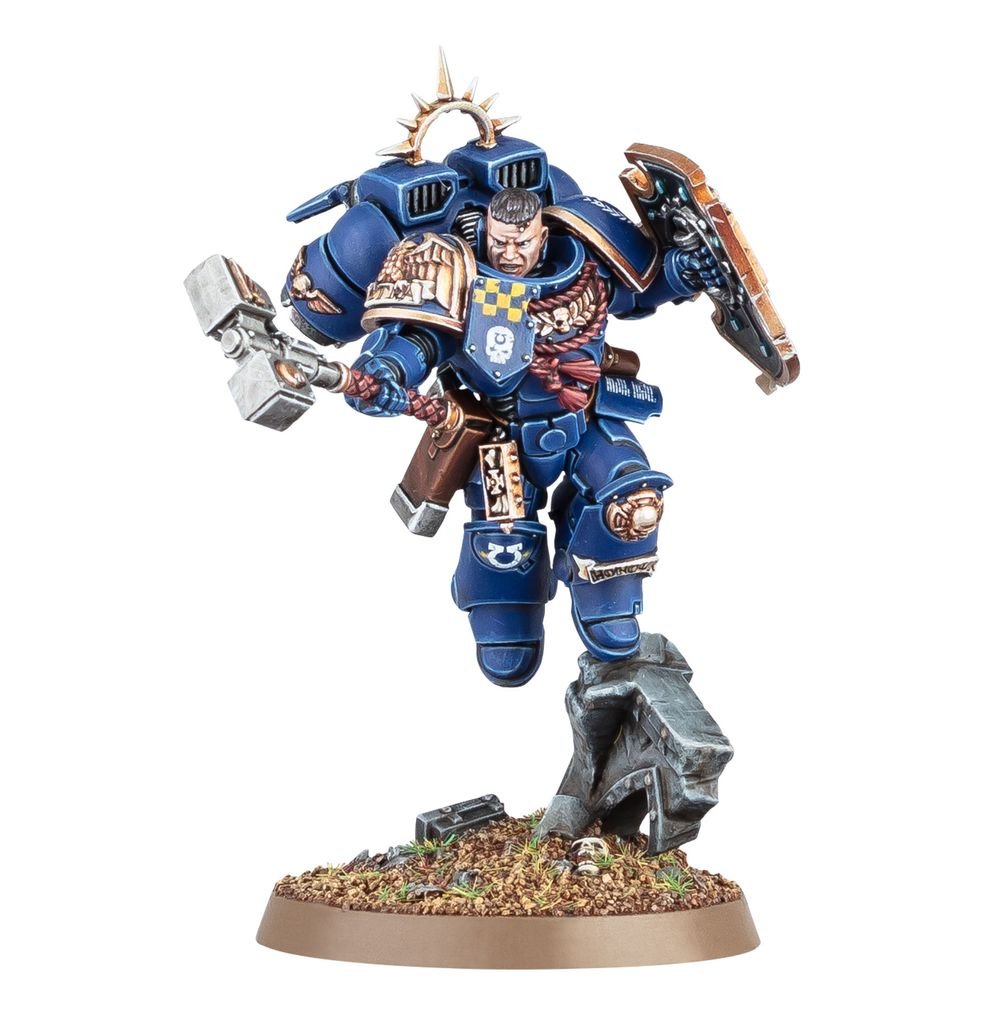 Space Marines: Captain with Jump Pack & Relic Shield - hausofthreads